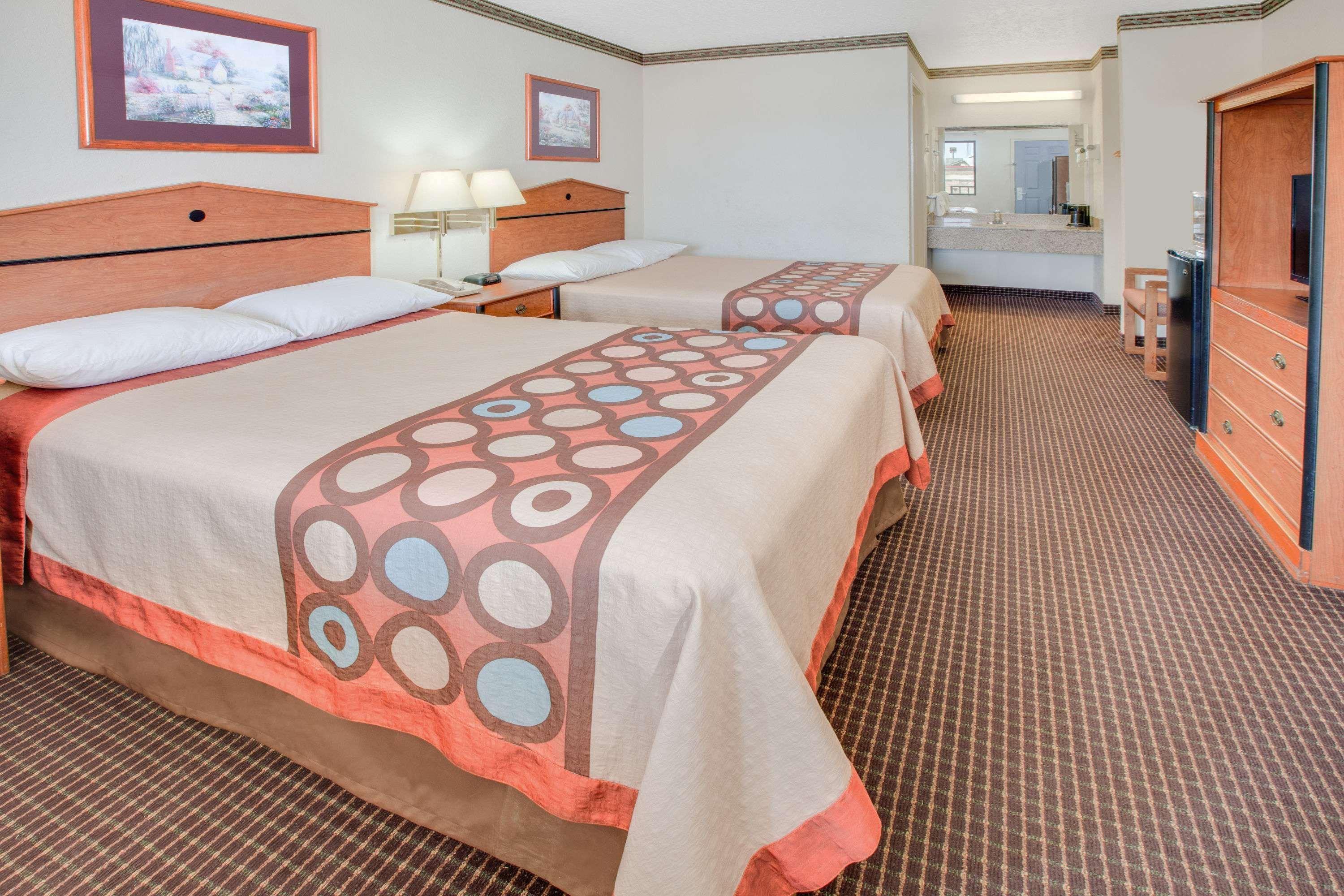 Super 8 By Wyndham Arkadelphia Caddo Valley Area מראה חיצוני תמונה