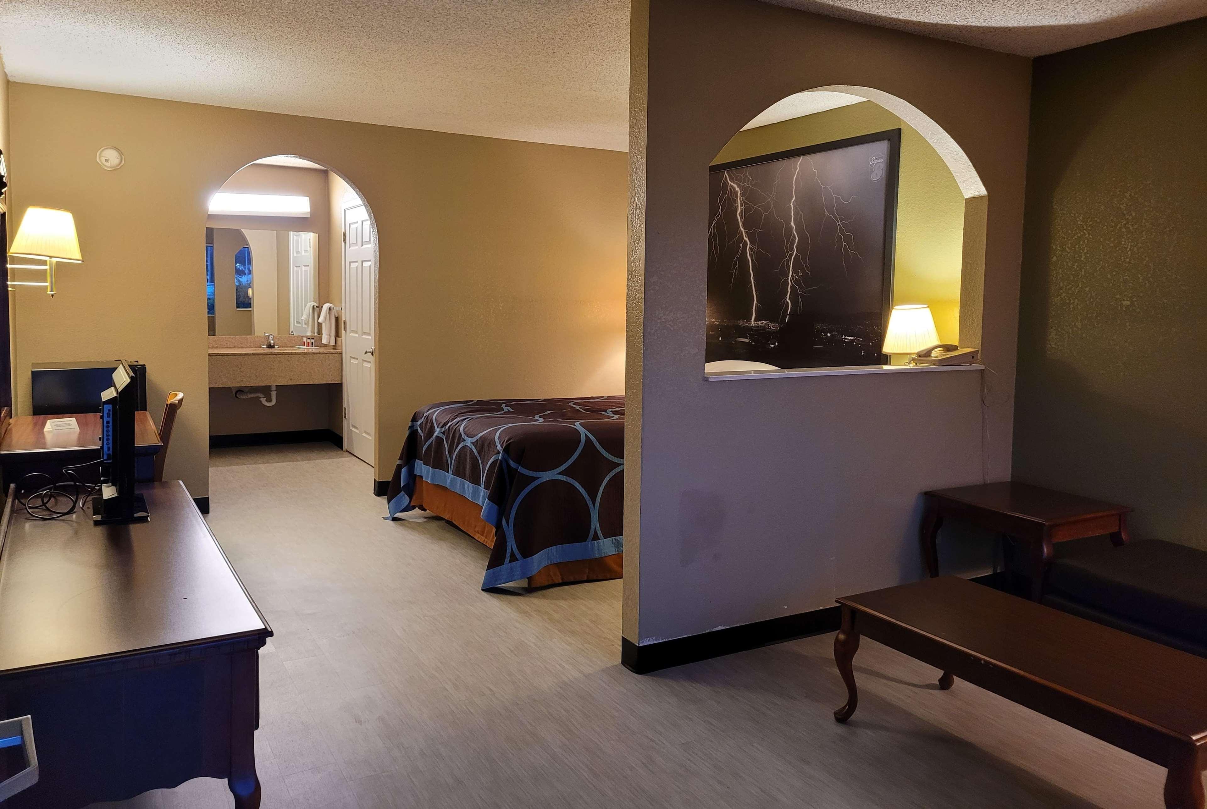 Super 8 By Wyndham Arkadelphia Caddo Valley Area מראה חיצוני תמונה