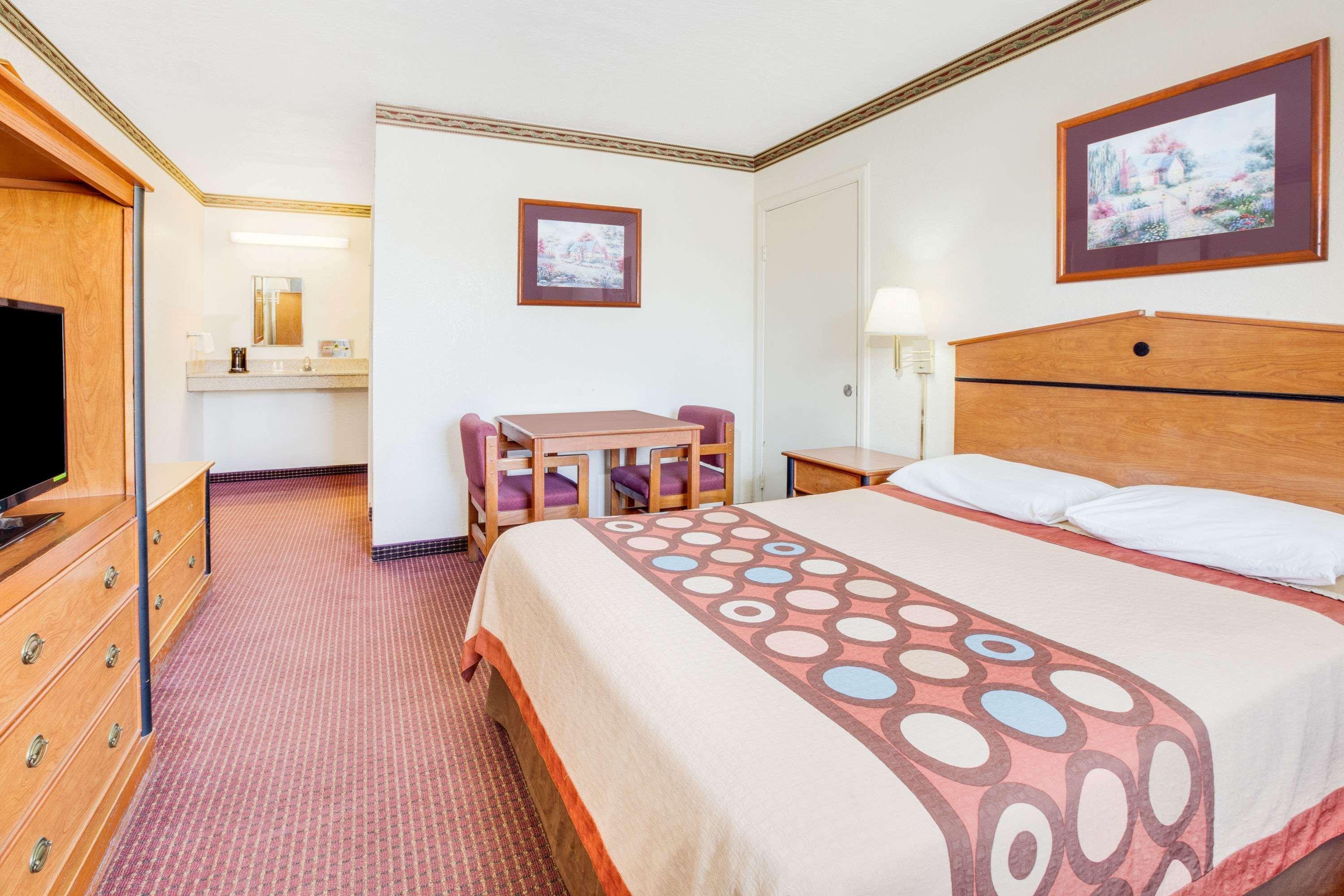 Super 8 By Wyndham Arkadelphia Caddo Valley Area מראה חיצוני תמונה